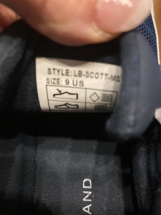 Athletic_Shoes